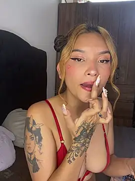 Snapshot of baby_lizy chatting on February 5, 8:04 pm baby lizy online show from February 5, 8:04 pm