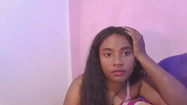 Snapshot of Behla_rouseh chatting on October 26, 12:05 am Behla rouseh online show from October 26, 12:05 am