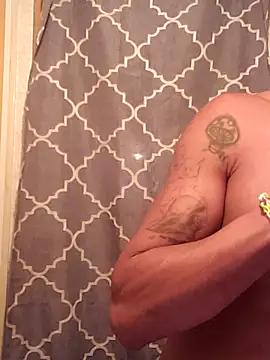 LargeDominoes online show from April 18, 1:42 am