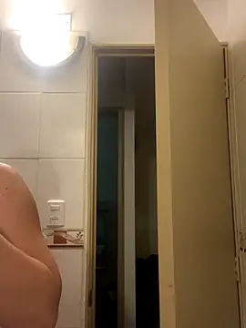 WhiteWomen online show from November 17, 11:21 pm