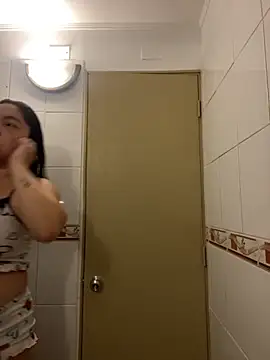 WhiteWomen online show from November 21, 1:48 am