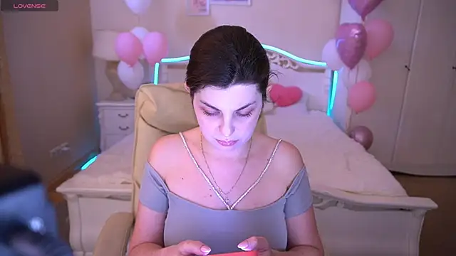 MirandaWong online show from February 17, 12:48 pm