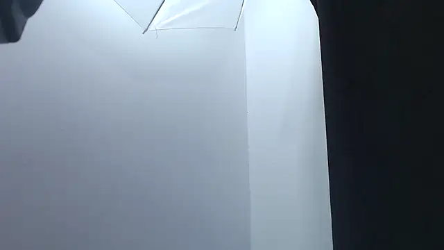 Kitten Hot  online show from February 18, 5:25 am