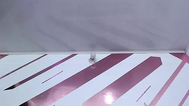 Kitten Hot  online show from March 5, 5:03 am