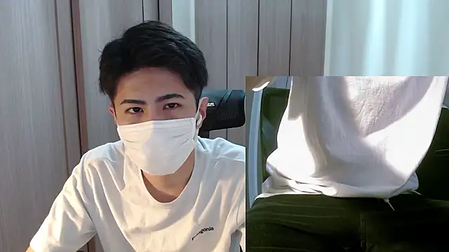 Snapshot of ryota_kkk chatting on May 15, 11:28 am ryota kkk online show from May 15, 11:28 am