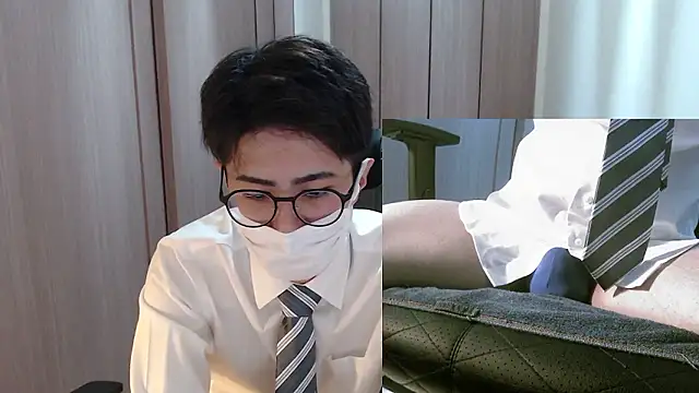 Snapshot of ryota_kkk chatting on May 20, 11:38 am ryota kkk online show from May 20, 11:38 am