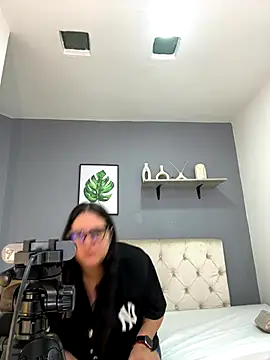 Snapshot of Soe_Lara chatting on September 16, 11:00 am Soe Lara online show from September 16, 11:00 am