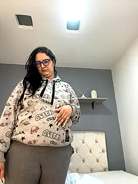 Snapshot of Soe_Lara chatting on September 17, 11:12 am Soe Lara online show from September 17, 11:12 am