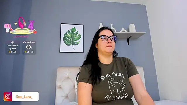 Snapshot of Soe_Lara chatting on October 18, 11:00 am Soe Lara online show from October 18, 11:00 am