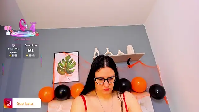 Snapshot of Soe_Lara chatting on October 31, 11:33 am Soe Lara online show from October 31, 11:33 am