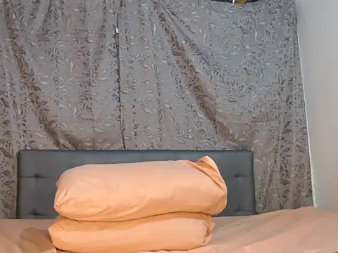 Snapshot of Soe_Lara chatting on June 2, 1:24 pm Soe Lara online show from June 2, 1:24 pm