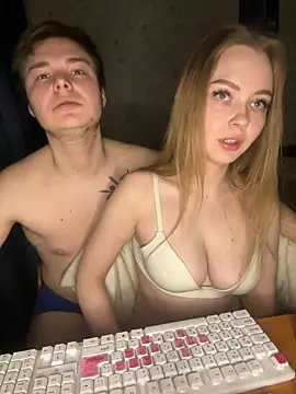 Family-Mm1 online show from December 20, 9:17 pm