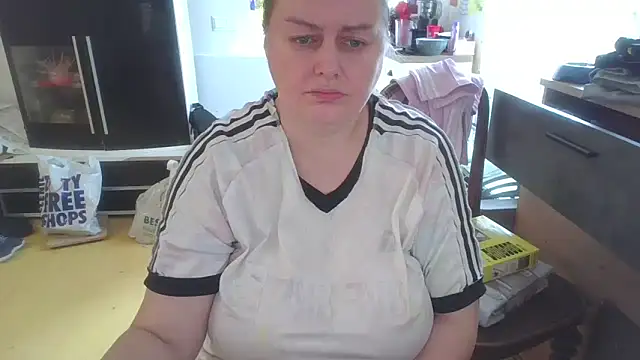 Meliss Official9 online show from April 2, 7:06 am