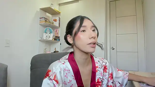 Snapshot of danna_davis18 chatting on July 2, 1:28 pm danna davis18 online show from July 2, 1:28 pm