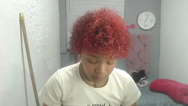 Snapshot of vainillaplaypussy chatting on February 5, 1:22 pm vainillaplaypussy online show from February 5, 1:22 pm