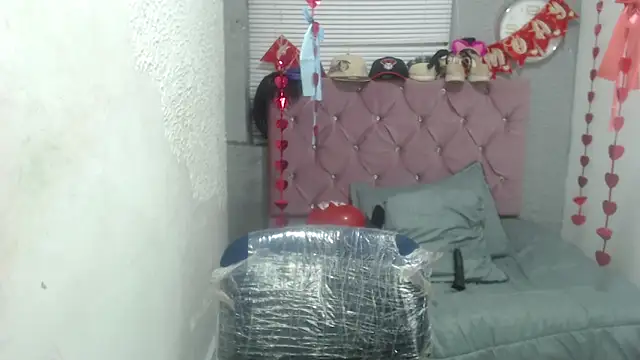 Snapshot of vainillaplaypussy chatting on March 11, 3:23 pm vainillaplaypussy online show from March 11, 3:23 pm