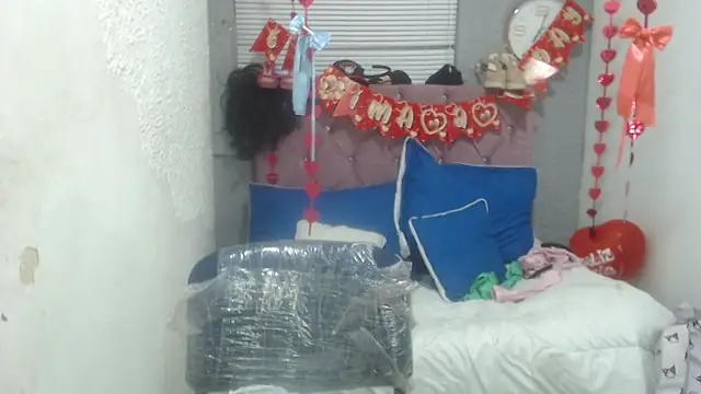 Snapshot of vainillaplaypussy chatting on March 19, 12:12 pm vainillaplaypussy online show from March 19, 12:12 pm