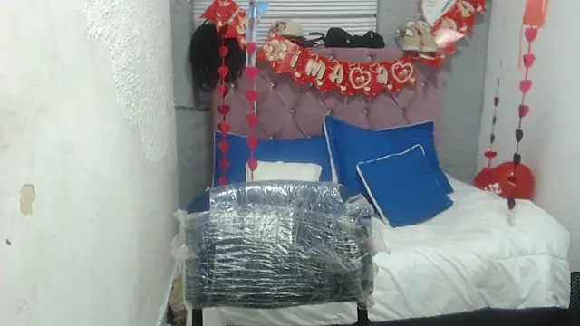 Snapshot of vainillaplaypussy chatting on March 19, 6:23 pm vainillaplaypussy online show from March 19, 6:23 pm