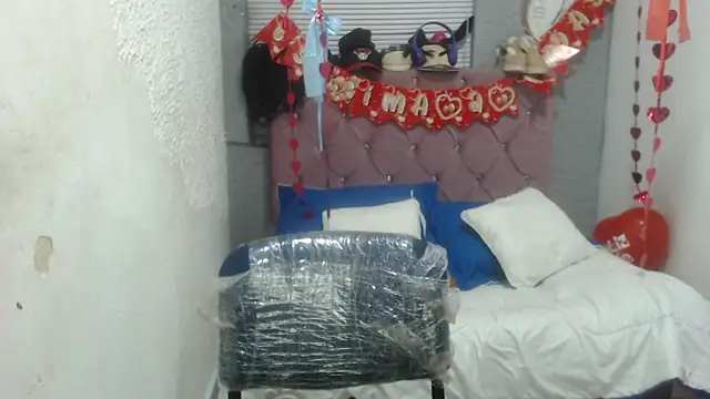 Snapshot of vainillaplaypussy chatting on March 20, 6:31 pm vainillaplaypussy online show from March 20, 6:31 pm