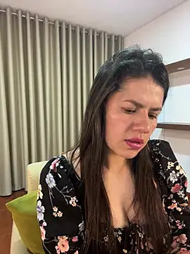 Alice Biel online show from February 22, 1:22 am