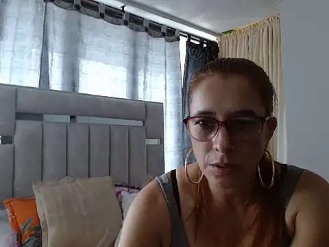 karlabarrera online show from May 28, 8:28 pm