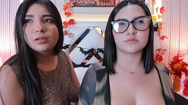 Snapshot of madeleine2112 chatting on October 23, 4:34 am madeleine2112 online show from October 23, 4:34 am