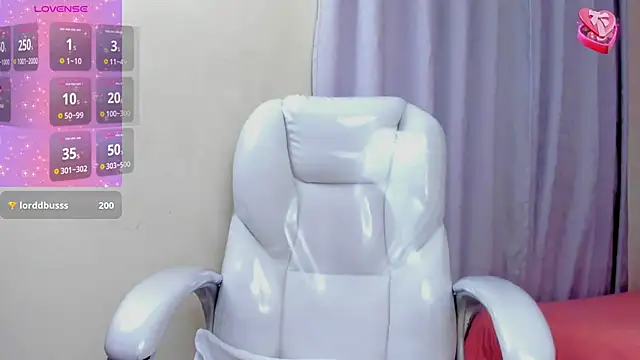 Snapshot of Hot_beauty__ chatting on January 25, 2:47 am Hot beauty   online show from January 25, 2:47 am