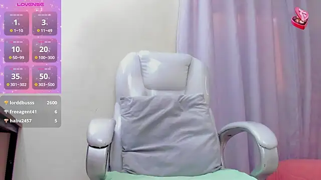 Snapshot of Hot_beauty__ chatting on January 25, 11:55 am Hot beauty   online show from January 25, 11:55 am