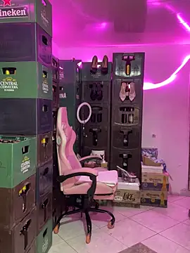 Snapshot of Hot_beauty__ chatting on September 20, 4:02 am Hot beauty   online show from September 20, 4:02 am