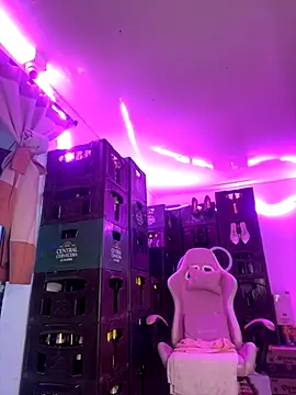 Snapshot of Hot_beauty__ chatting on October 25, 6:21 am Hot beauty   online show from October 25, 6:21 am