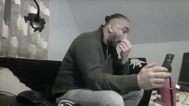 Snapshot of NewyorkDimi chatting on December 22, 1:13 am NewyorkDimi online show from December 22, 1:13 am