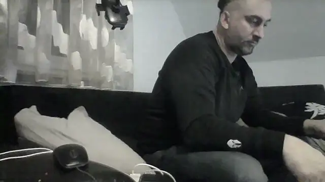 Snapshot of NewyorkDimi chatting on February 8, 4:38 am NewyorkDimi online show from February 8, 4:38 am