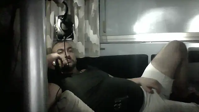 Snapshot of NewyorkDimi chatting on July 13, 2:47 am NewyorkDimi online show from July 13, 2:47 am