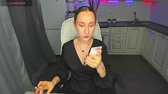 MelodyOfLovee online show from December 5, 4:20 am