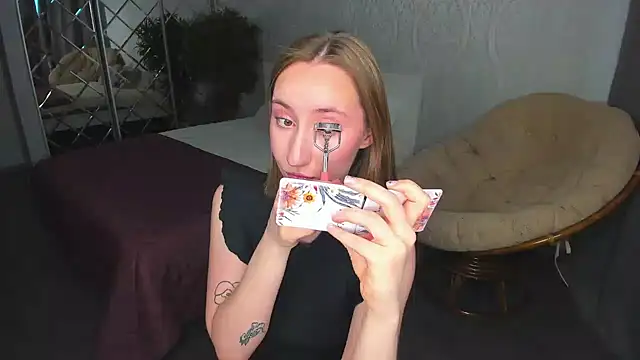 MelodyOfLovee online show from December 24, 5:16 am