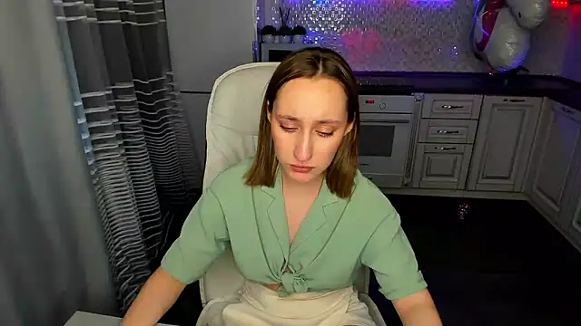 MelodyOfLovee online show from January 28, 8:25 am