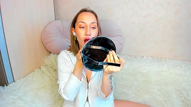 MelodyOfLovee online show from September 14, 4:44 am