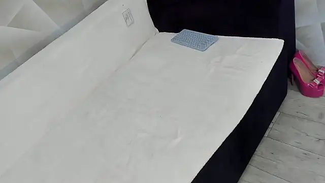 Sweet Lanaaaaa online show from September 30, 8:47 pm