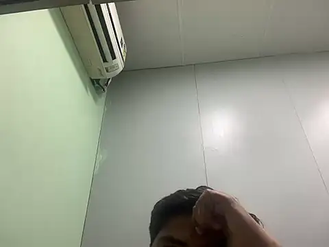 Snapshot of Mixups161 chatting on December 15, 9:35 am Mixups161 online show from December 15, 9:35 am