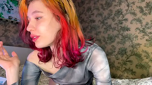 Evvie Summn1 online show from March 10, 4:46 pm