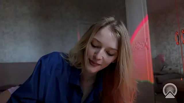 Evvie Summn1 online show from September 16, 3:51 am