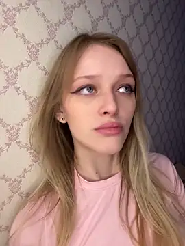 Evvie Summn1 online show from April 6, 11:44 am