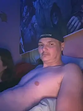 Snapshot of 023Longandjuicy chatting on October 18, 11:27 pm 023Longandjuicy online show from October 18, 11:27 pm