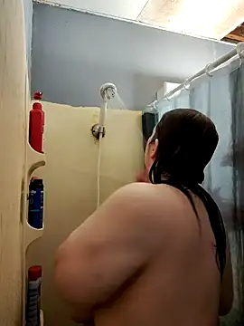 Snapshot of 023Longandjuicy chatting on November 12, 11:47 pm 023Longandjuicy online show from November 12, 11:47 pm