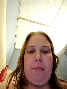 Snapshot of 023Longandjuicy chatting on December 14, 2:50 am 023Longandjuicy online show from December 14, 2:50 am