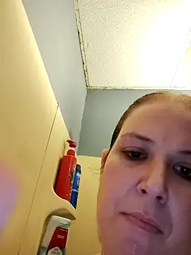 Snapshot of 023Longandjuicy chatting on January 8, 4:15 am 023Longandjuicy online show from January 8, 4:15 am