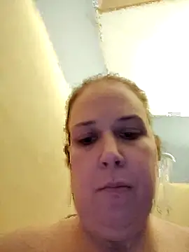 Snapshot of 023Longandjuicy chatting on February 3, 3:59 am 023Longandjuicy online show from February 3, 3:59 am