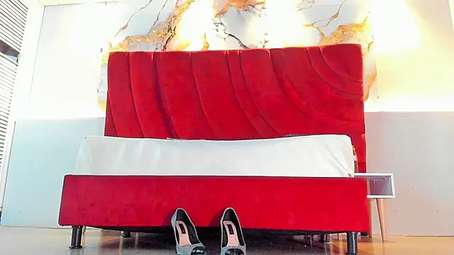 MAISE HILL1 online show from October 6, 1:08 pm