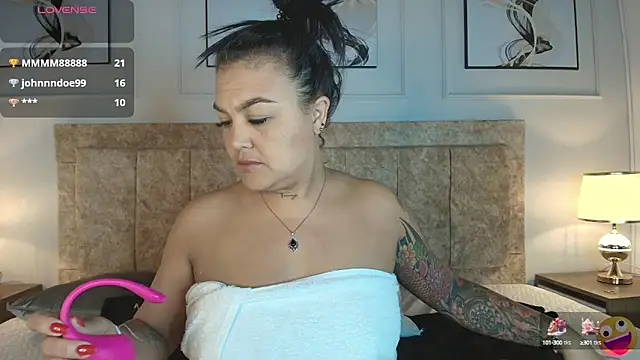 lyn adamns online show from January 5, 5:09 pm