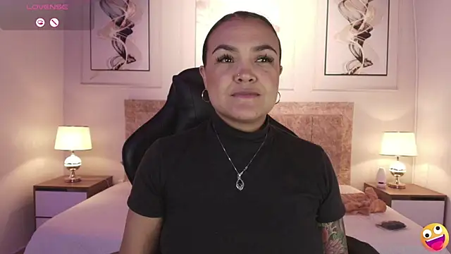 lyn adamns online show from January 22, 8:38 pm